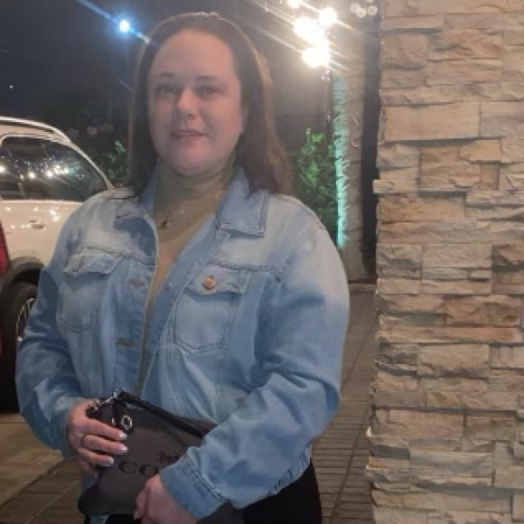 Meet your Posher, Tosha - Picture 1 of 1